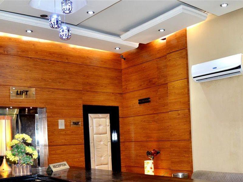 Hotel B.R. Inn Panipat Екстер'єр фото