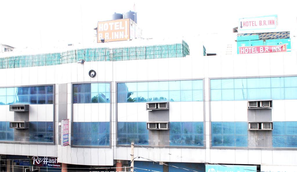Hotel B.R. Inn Panipat Екстер'єр фото