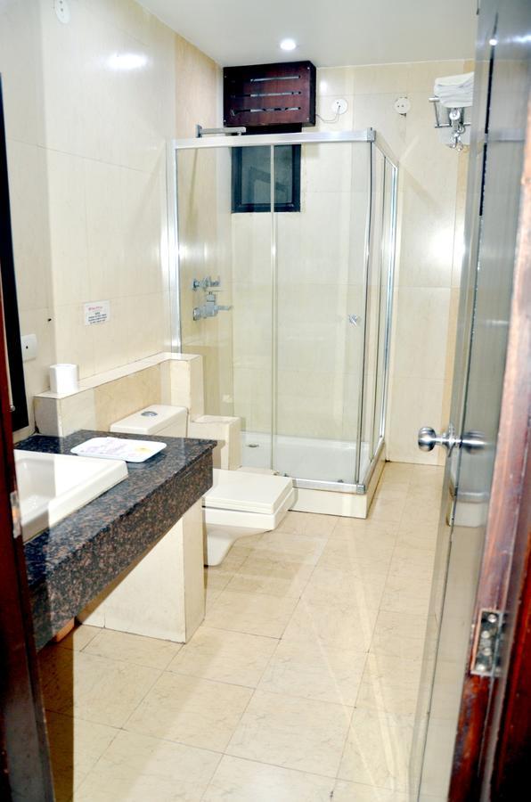 Hotel B.R. Inn Panipat Екстер'єр фото