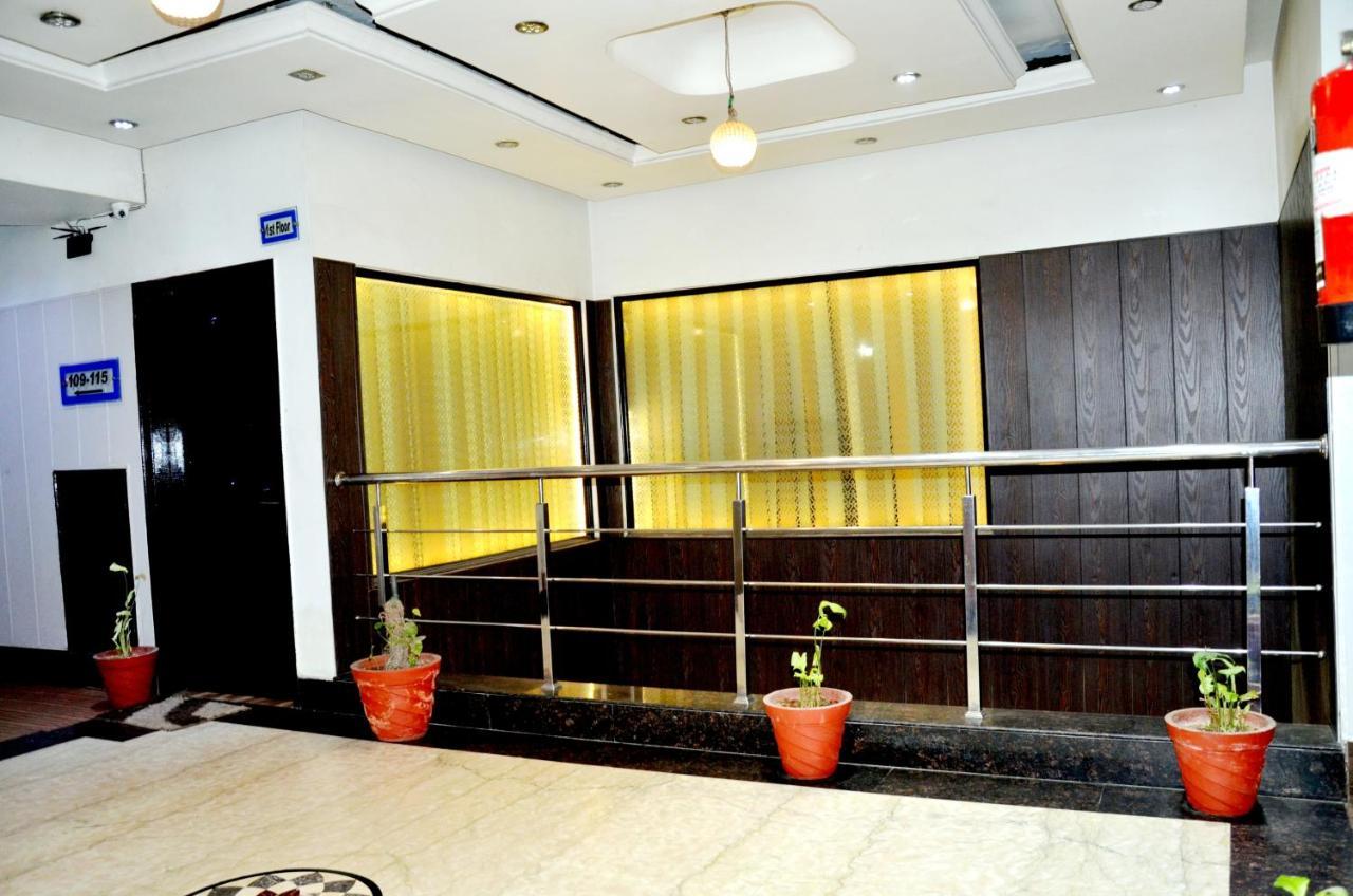 Hotel B.R. Inn Panipat Екстер'єр фото