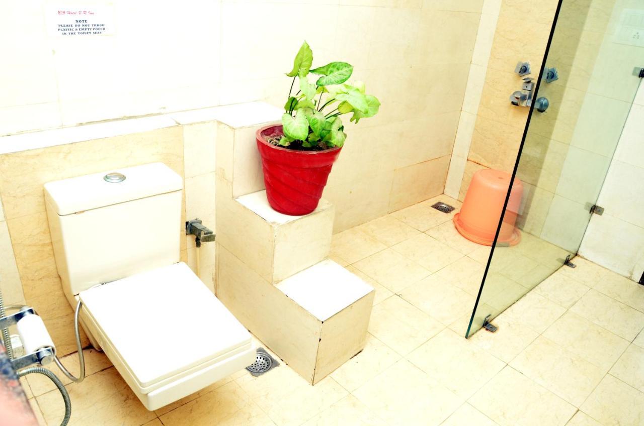 Hotel B.R. Inn Panipat Екстер'єр фото